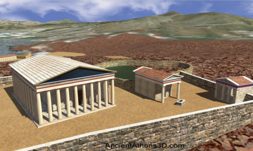 Ο χώρος του Ιερού της Αθηνάς Σουνιάδος από νοτιοανατολικά. Πρώτος από αριστερά φαίνεται ο Ναός της Αθηνάς. Δίπλα του ο μικρός ναός με τον βωμό και δεξιά το πρόπυλο. Πίσω τους διακρίνεται ο κυκλικός περίβολος.